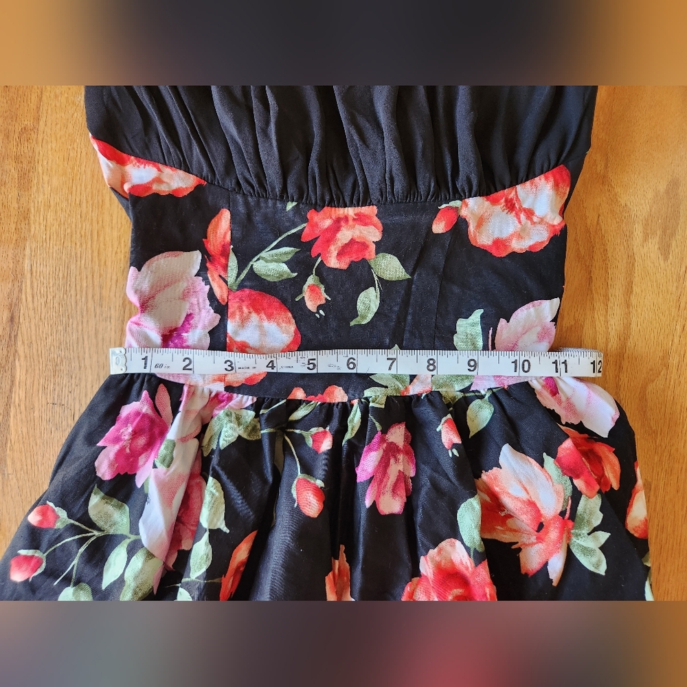 Pinup Couture Black Floral Holly - Picture 4 of 5